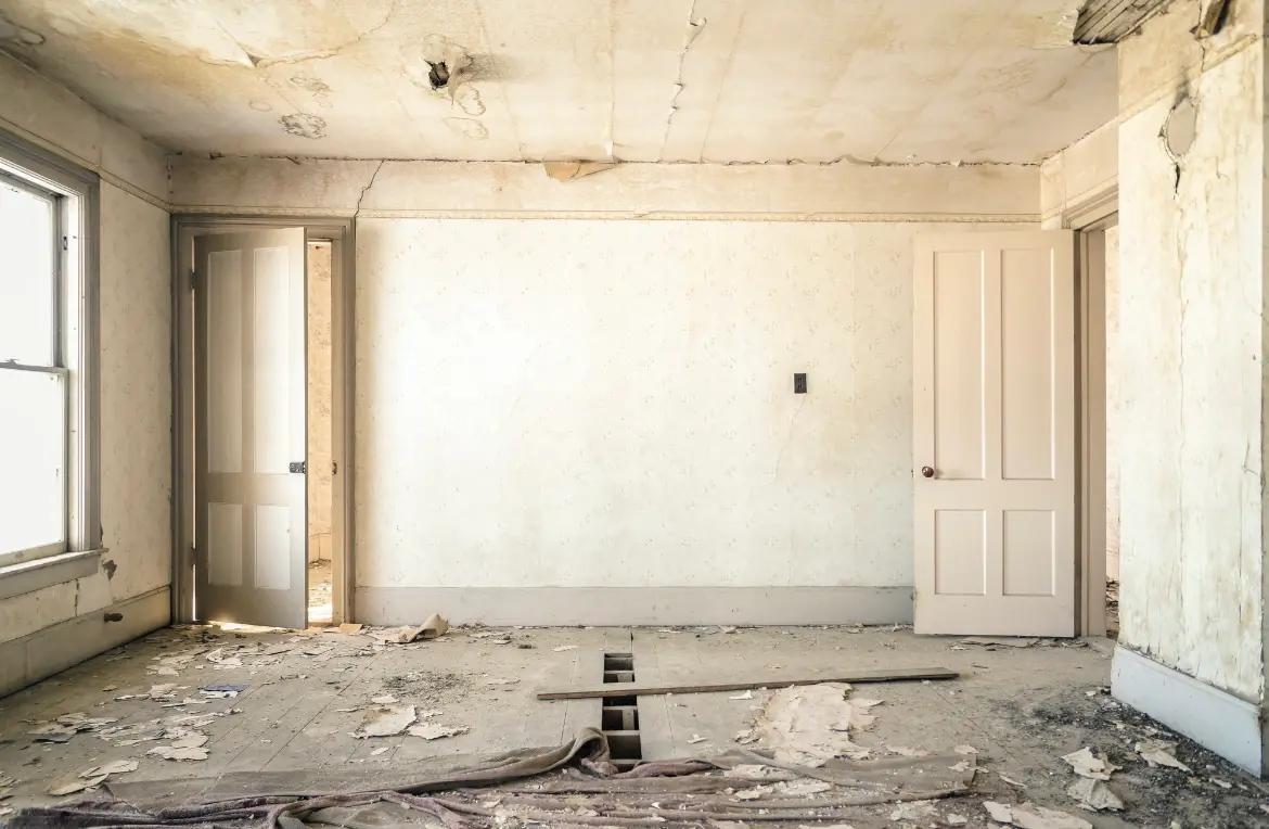 Waste disposal crew managing a cleanout project in Elkland